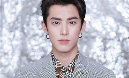 娱乐圈吃瓜王鹤棣沈月,吃瓜群众热议恋情